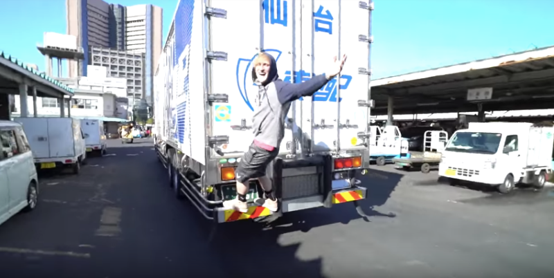 Illustration for article titled Japón reprende a Logan Paul: sus ofensas van mucho más allá del vídeo del cadáver
